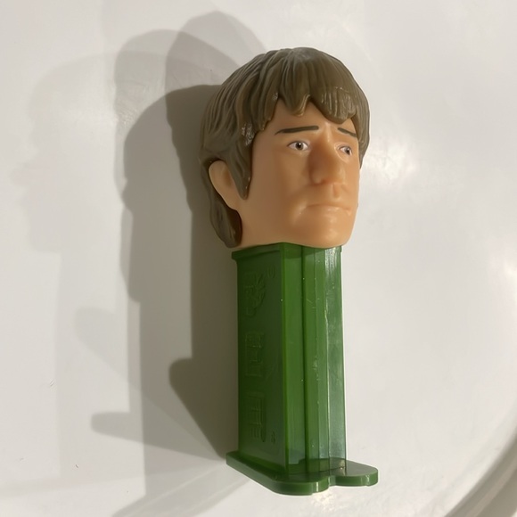 The Lord of the Rings PEZ Collectible - Frodo Baggins (Green & Cream) #2 1117330 - Picture 7 of 17
